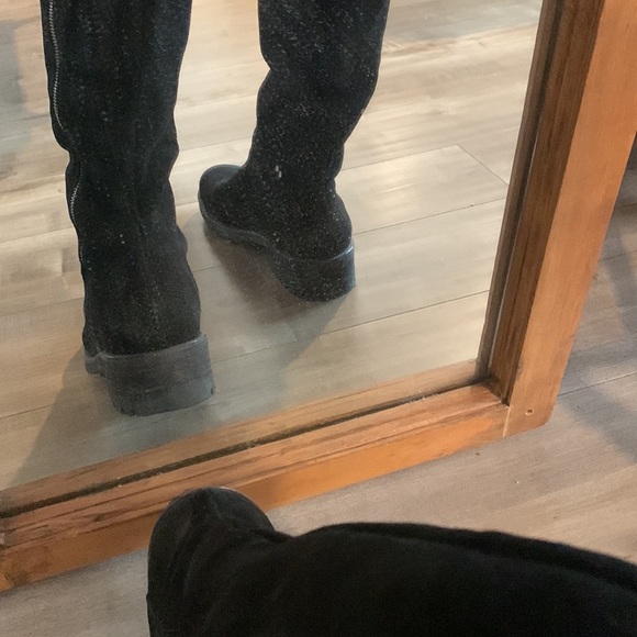 Black La Canadienne waterproof suede knee high boots size 9. - Picture 8 of 15